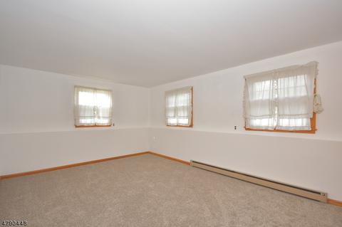 11 Lucas Ln, Wayne, NJ 07470 photo 3