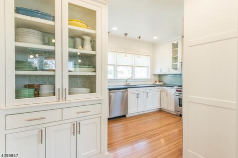 99 Haddon Pl, Montclair, NJ 07043 photo 11