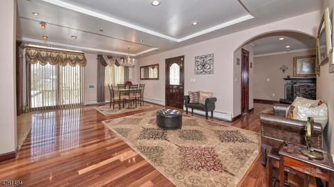 21 Grandview Dr, Wayne, NJ 07470 photo 4