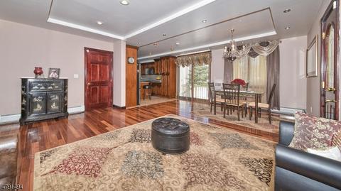 21 Grandview Dr, Wayne, NJ 07470 photo 3