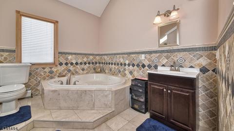 21 Grandview Dr, Wayne, NJ 07470 photo 17