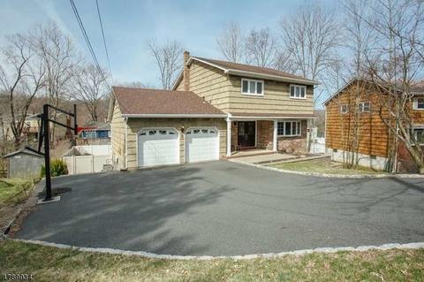 3 Cooper Dr, Wanaque, NJ 07465 photo 1