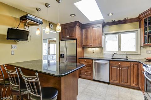 312 Timber Dr, Berkeley Heights, NJ 07922 photo 5