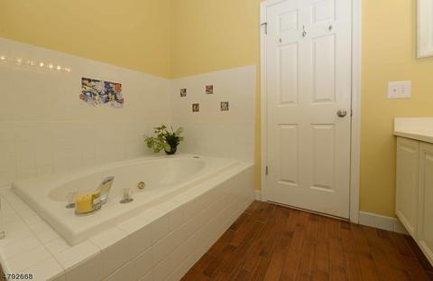 202 Warbler Dr, Wayne, NJ 07470 photo 19