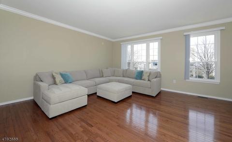 202 Warbler Dr, Wayne, NJ 07470 photo 3