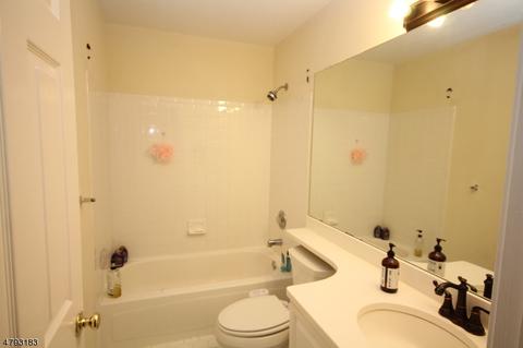 119 Bobolink Ct, Wayne, NJ 07470 photo 16