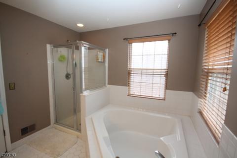 119 Bobolink Ct, Wayne, NJ 07470 photo 12