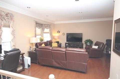 119 Bobolink Ct, Wayne, NJ 07470 photo 5