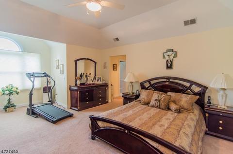 4 Claire Ct, Wayne, NJ 07470 photo 12