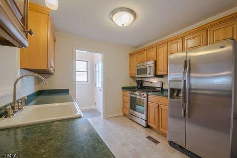 7 Rockridge Rd, Haskell, NJ 07420 photo 2