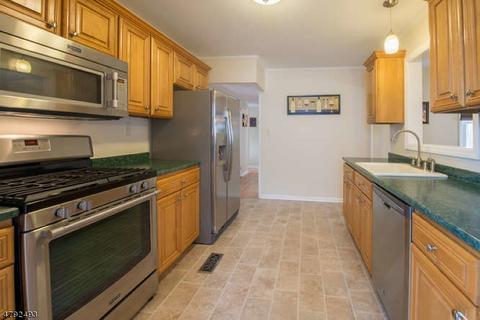 7 Rockridge Rd, Haskell, NJ 07420 photo 3