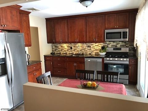 711 Ratzer Rd, Wayne, NJ 07470 photo 2