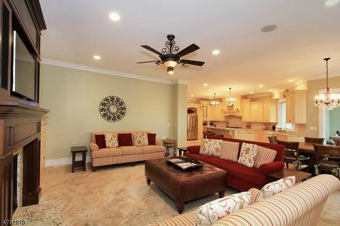 653 Terhune Dr, Wayne, NJ 07470 photo 9