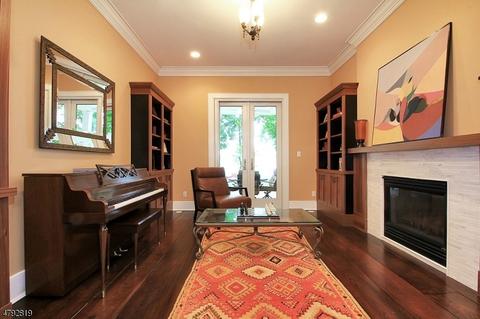 653 Terhune Dr, Wayne, NJ 07470 photo 6