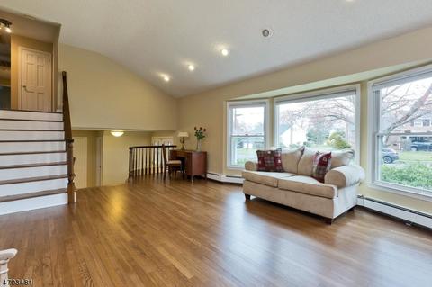 26 Mohawk Dr, Springfield, NJ 07081 photo 2