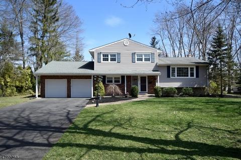 246 River Bend Rd, Berkeley Heights, NJ 07922 photo 2