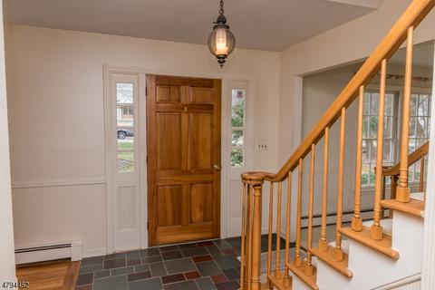104 Oak Dr, Upper Saddle River, NJ 07458 photo 2
