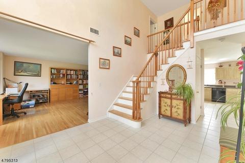 88 Andover Dr, Wayne, NJ 07470 photo 4