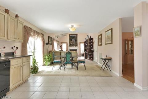 88 Andover Dr, Wayne, NJ 07470 photo 8