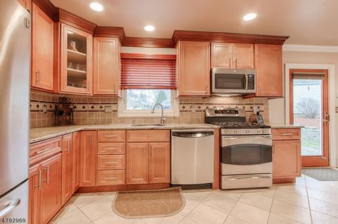 39 Longport Rd, Wayne, NJ 07470 photo 1