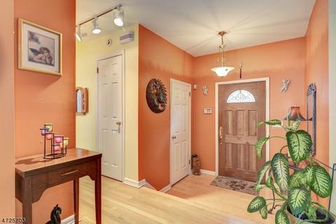 43 Eldorado Dr, Wayne, NJ 07470 photo 3