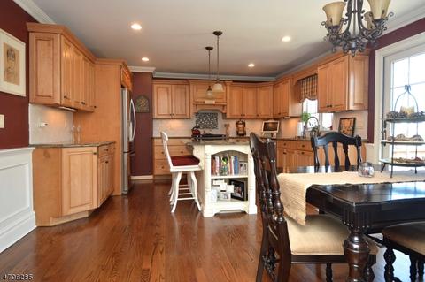 16 Beechwood Dr, Wayne, NJ 07470 photo 4