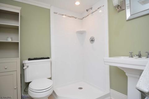 16 Beechwood Dr, Wayne, NJ 07470 photo 17