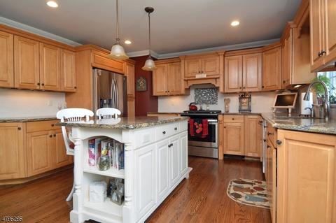 16 Beechwood Dr, Wayne, NJ 07470 photo 5