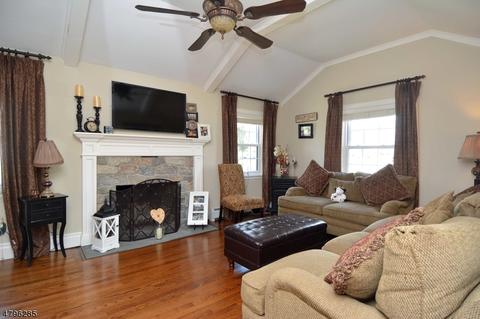 16 Beechwood Dr, Wayne, NJ 07470 photo 3
