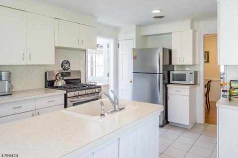 142 Beechwood Dr, Wayne, NJ 07470 photo 14
