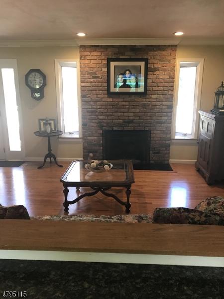 2 Pitney Dr, Mendham, NJ 07945 photo 3