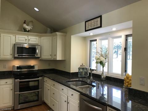 2 Pitney Dr, Mendham, NJ 07945 photo 5