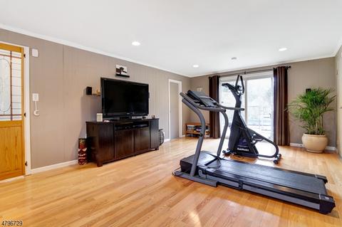 801 E Meadow Dr, Bound Brook, NJ 08805 photo 3