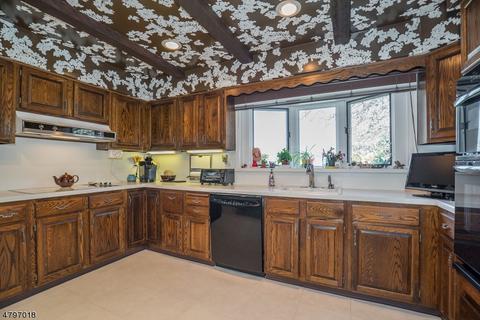 31 Nathan Way, Wayne, NJ 07470 photo 13