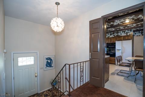 31 Nathan Way, Wayne, NJ 07470 photo 4