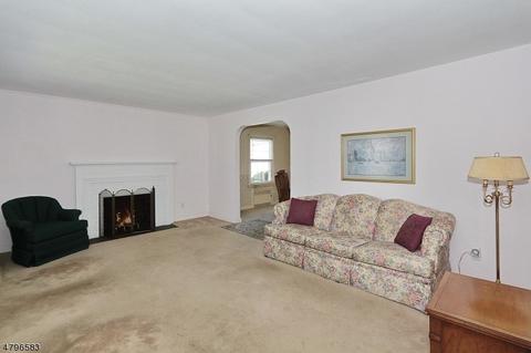 293 Forest Dr, Union, NJ 07083 photo 4