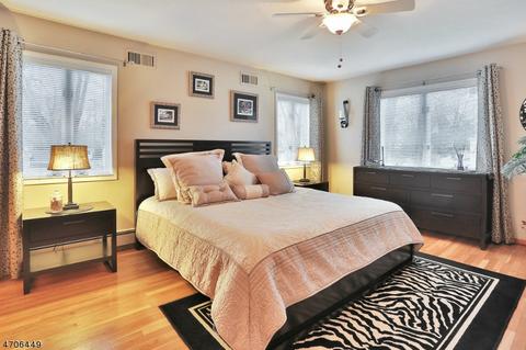 333 South Dr, Paramus, NJ 07652 photo 15