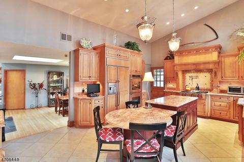 333 South Dr, Paramus, NJ 07652 photo 13