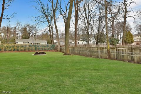 333 South Dr, Paramus, NJ 07652 photo 25