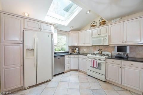15 Amboy Rd, Wayne, NJ 07470 photo 10