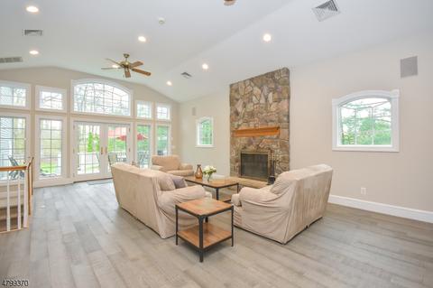 196 Ratzer Rd, Wayne, NJ 07470 photo 3