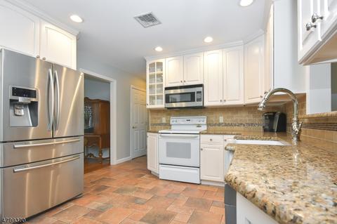 196 Ratzer Rd, Wayne, NJ 07470 photo 6