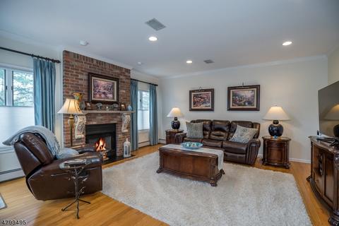 23 Black Briar Ln, Wayne, NJ 07470 photo 9