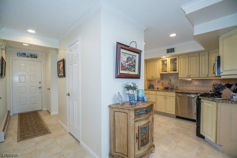 23 Black Briar Ln, Wayne, NJ 07470 photo 2