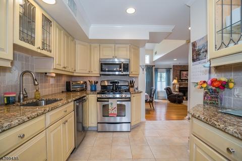 23 Black Briar Ln, Wayne, NJ 07470 photo 4