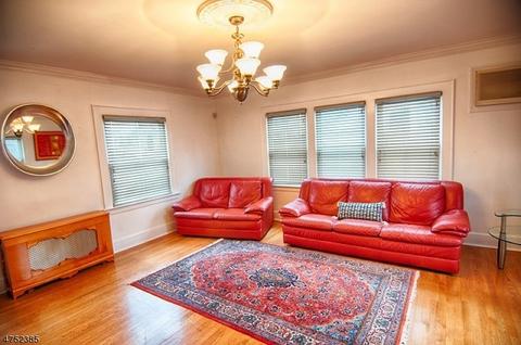 11 Willowmere Ave, Montclair, NJ 07042 photo 2