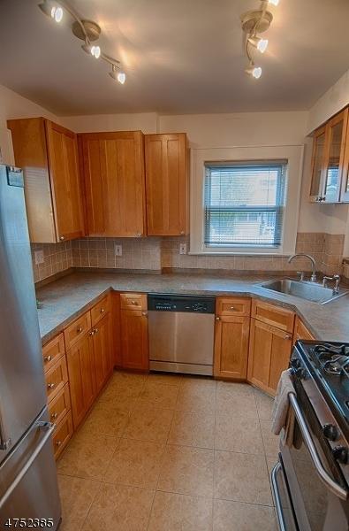 11 Willowmere Ave, Montclair, NJ 07042 photo 4