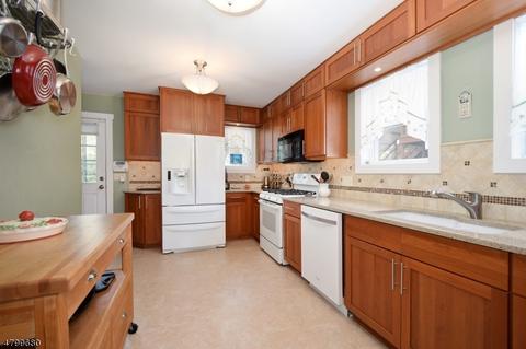 66 Summit Ave, North Plainfield, NJ 07060 photo 9