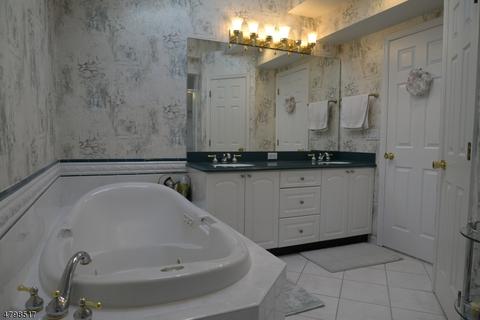 52 Greenrale Ave, Wayne, NJ 07470 photo 10