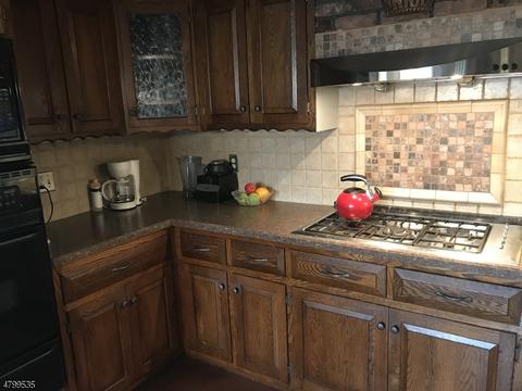 505 Clinton Ave, Middlesex, NJ 08846 photo 4